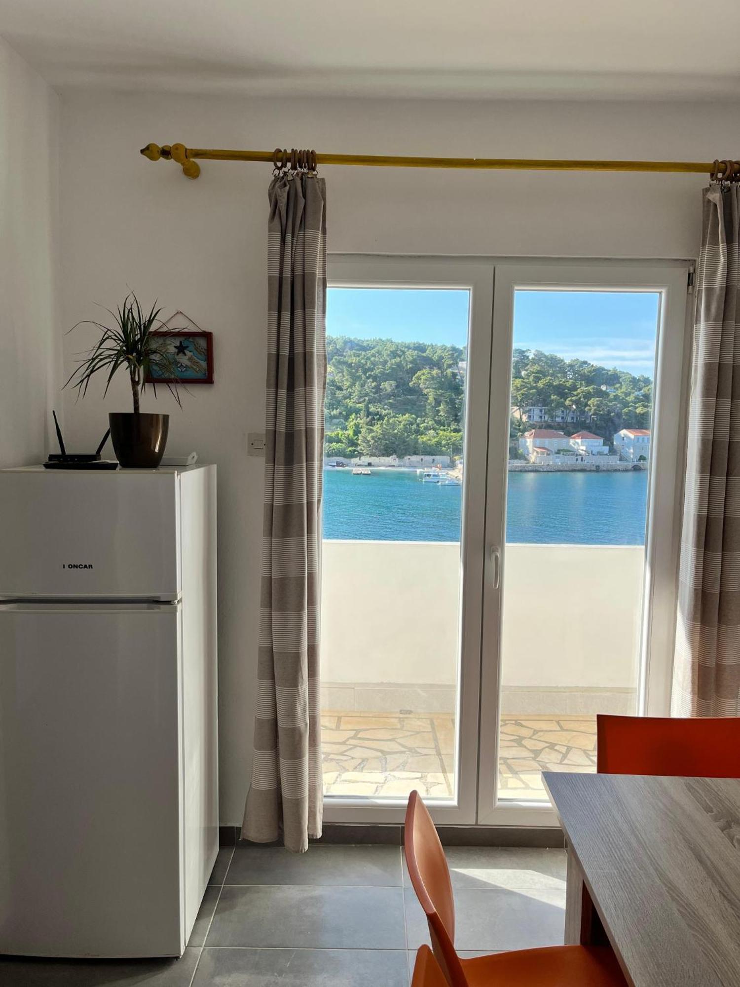 Apartments Peronja Jelsa Seafront Экстерьер фото