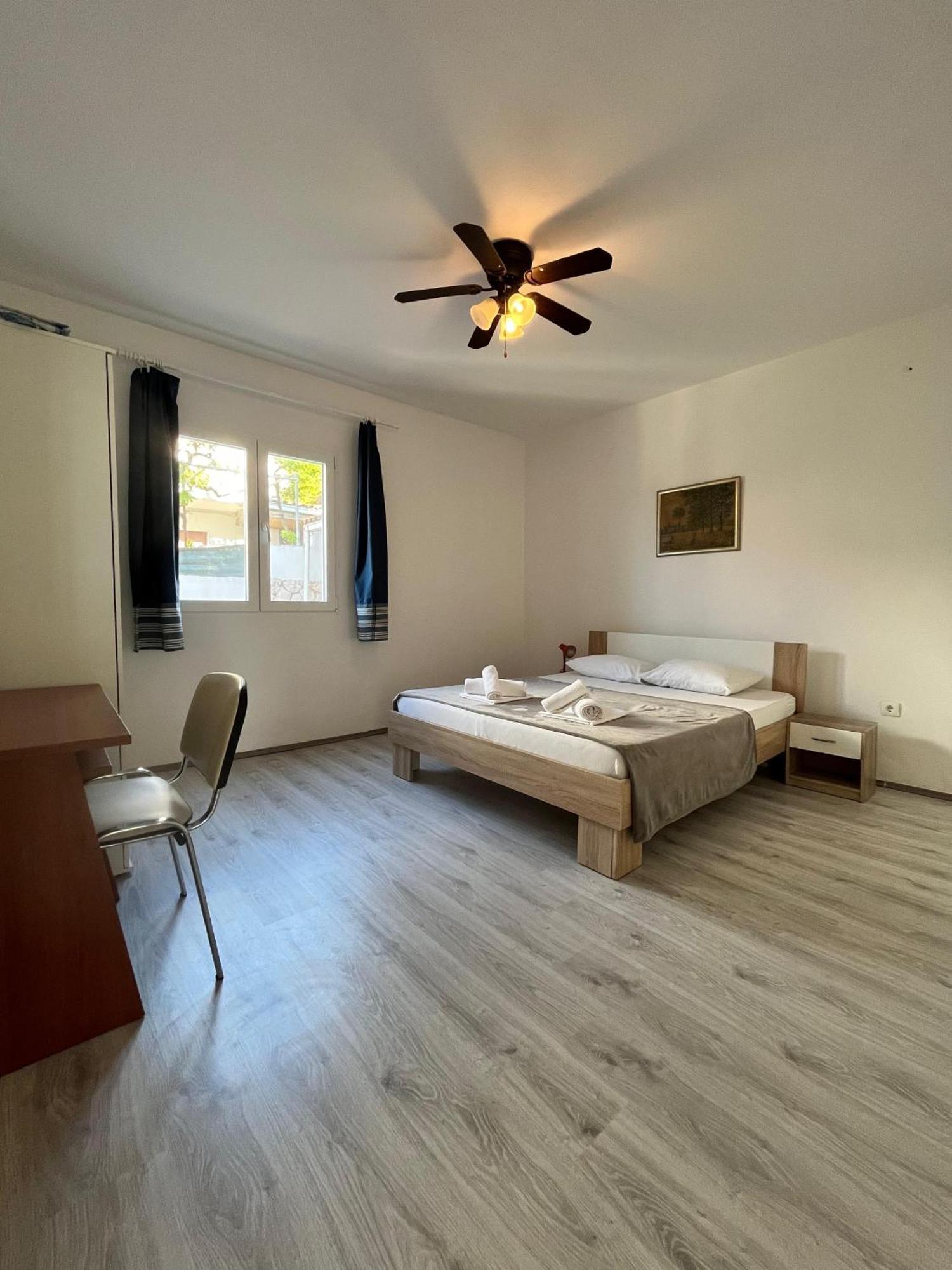 Apartments Peronja Jelsa Seafront Экстерьер фото